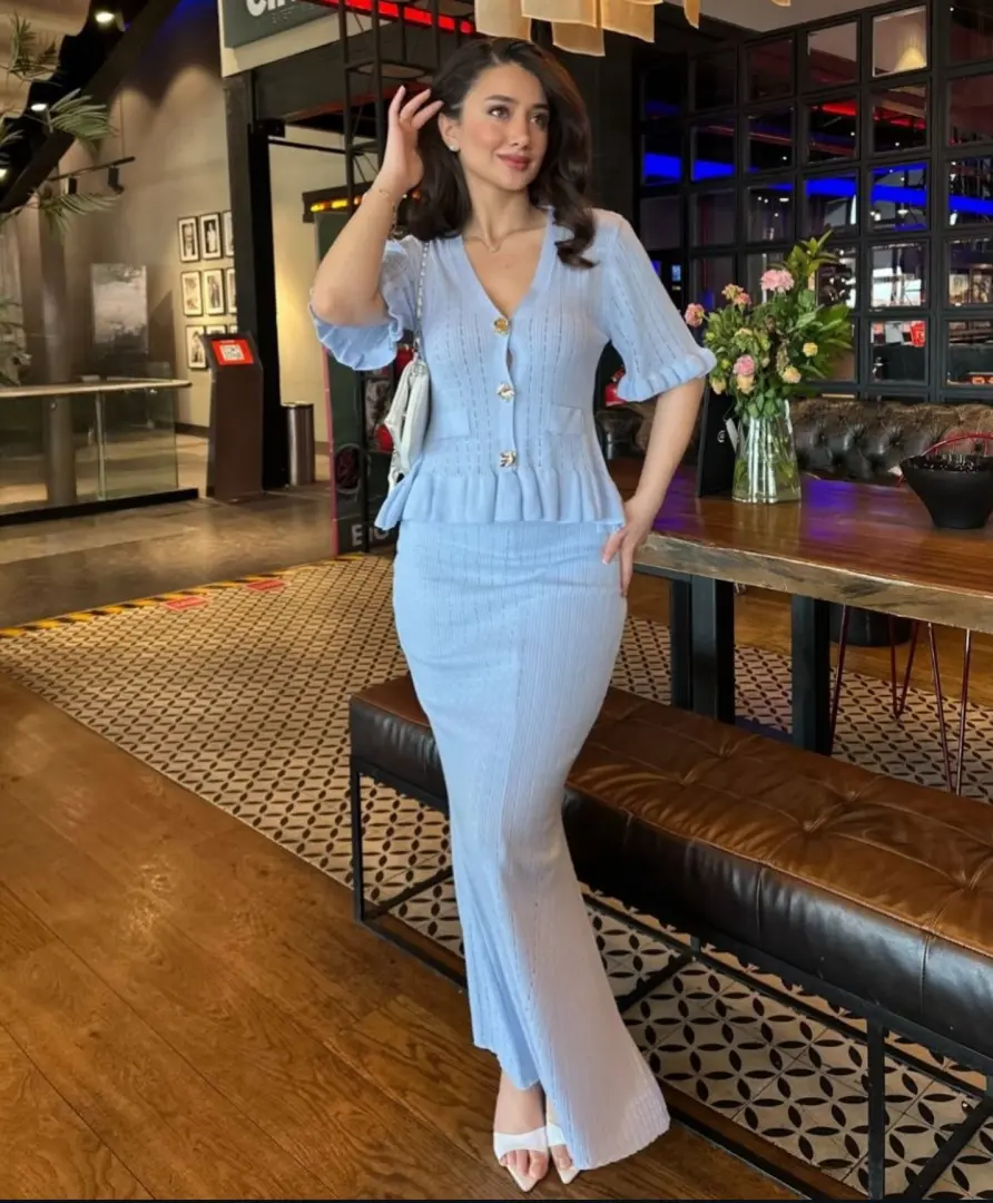 فستان أسود