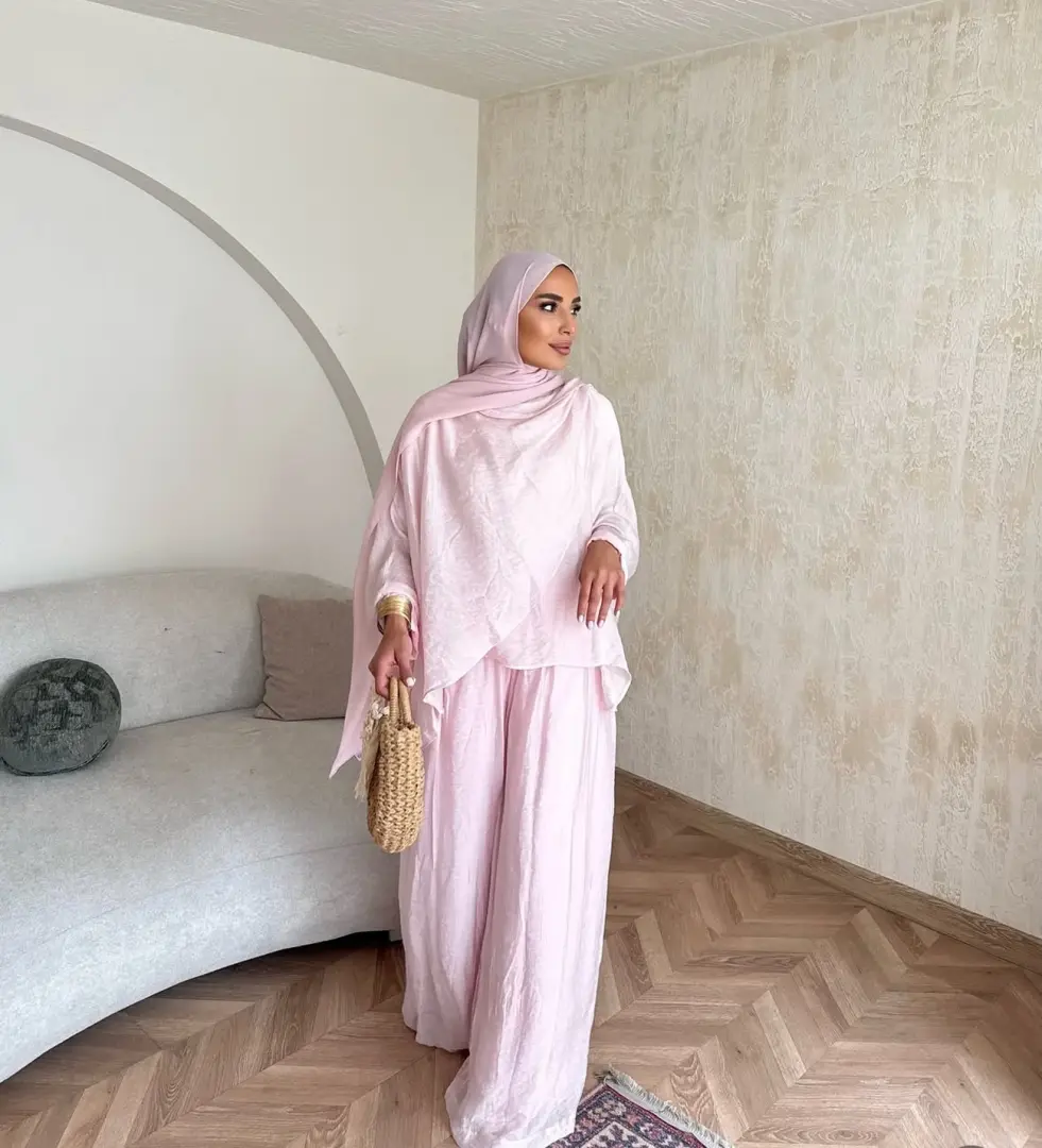فستان أسود