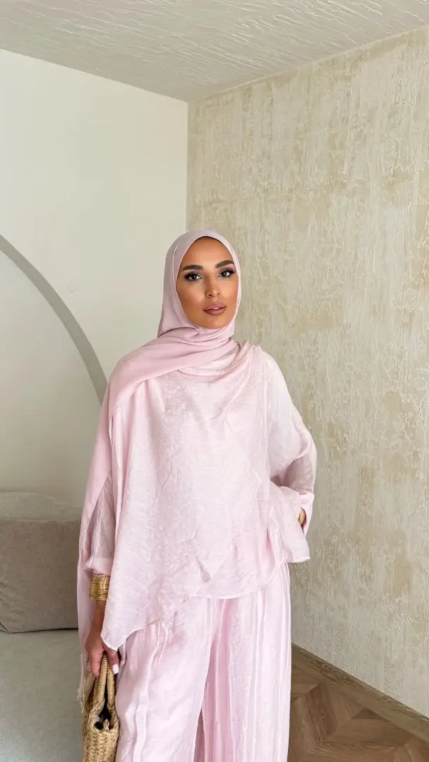 فستان أسود